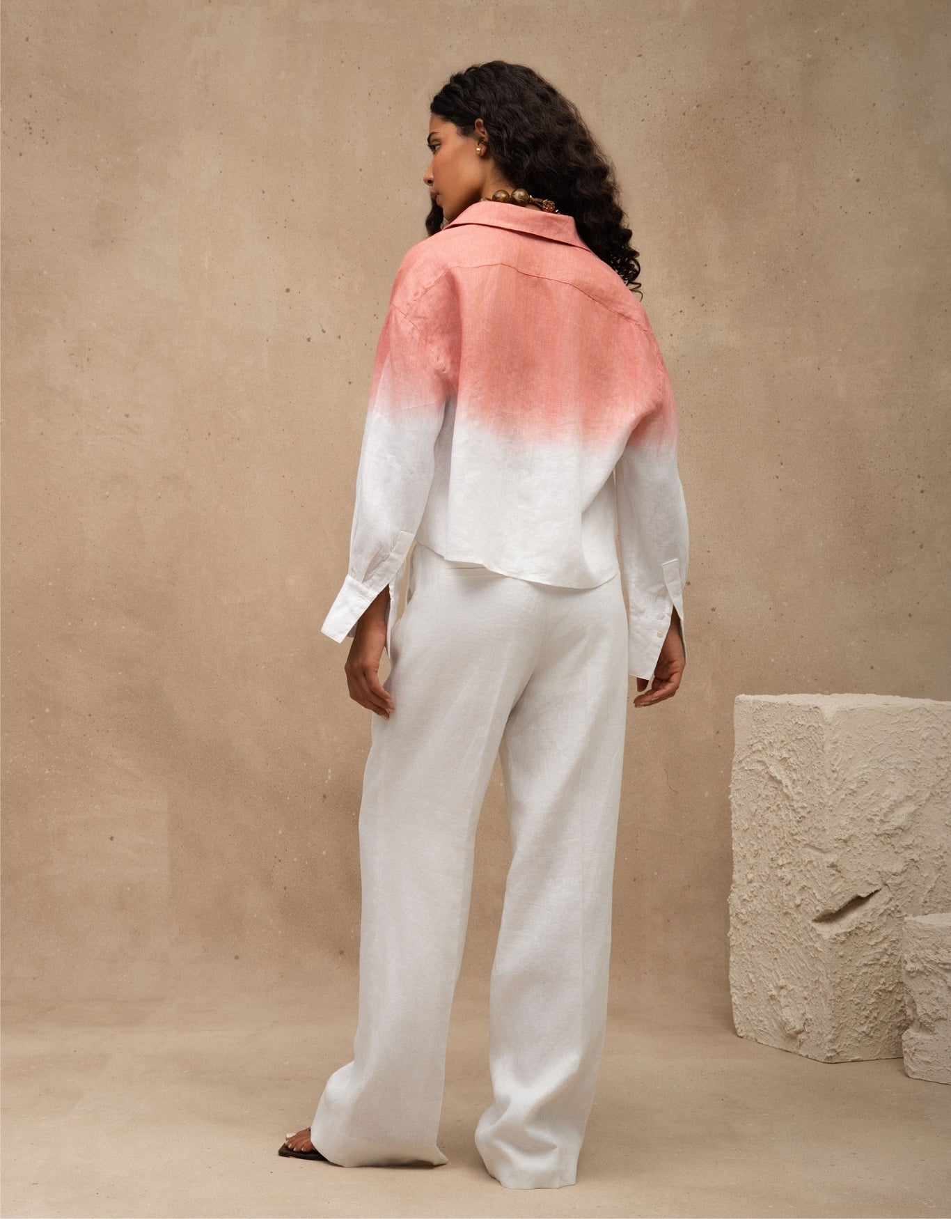 CAMISA CROPPED LINA OMBRÉ MADRE REINA LINHO ROSA ROMÃ