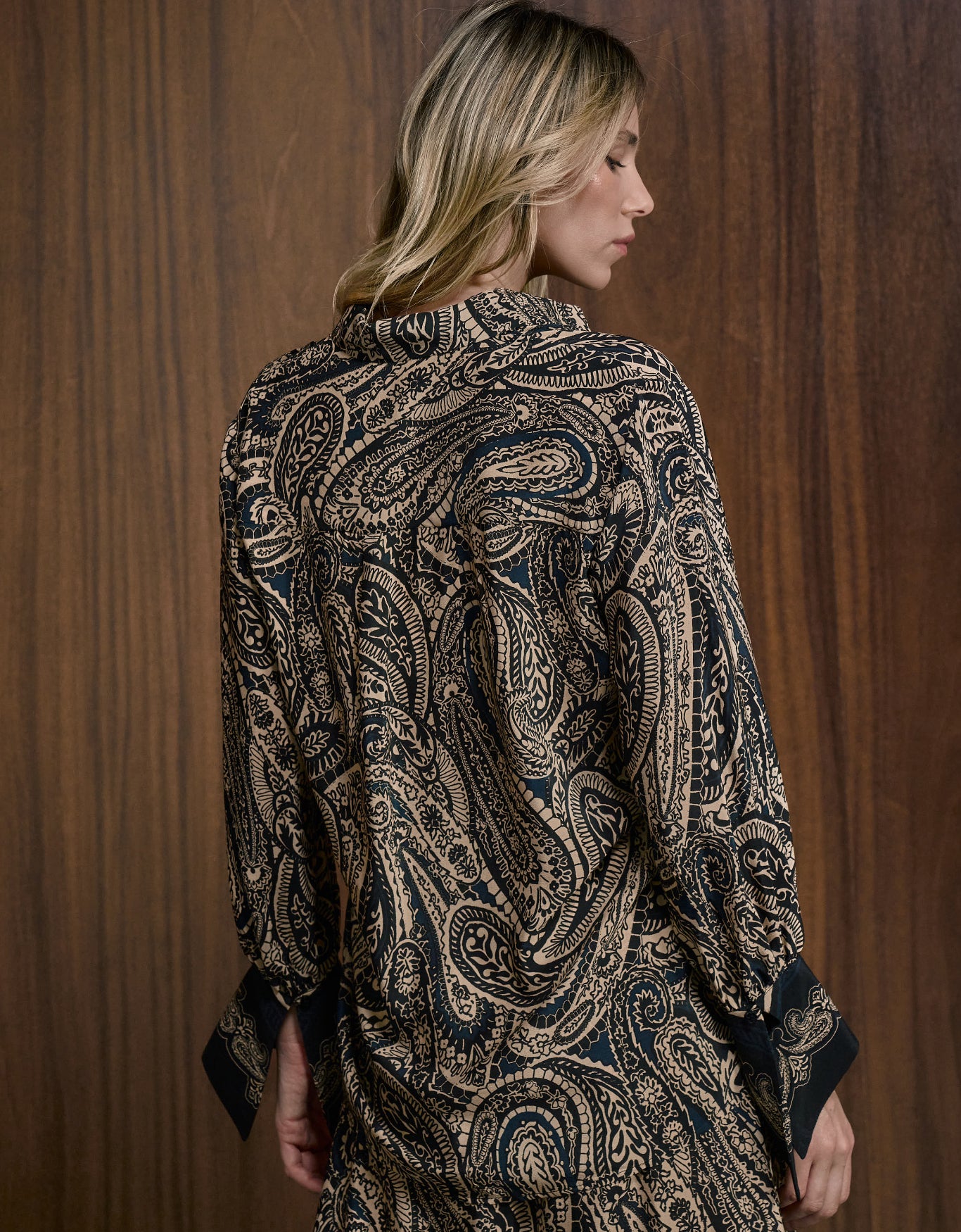 CAMISA LAGUNA MADRE REINA SEDA SCARF CASH.