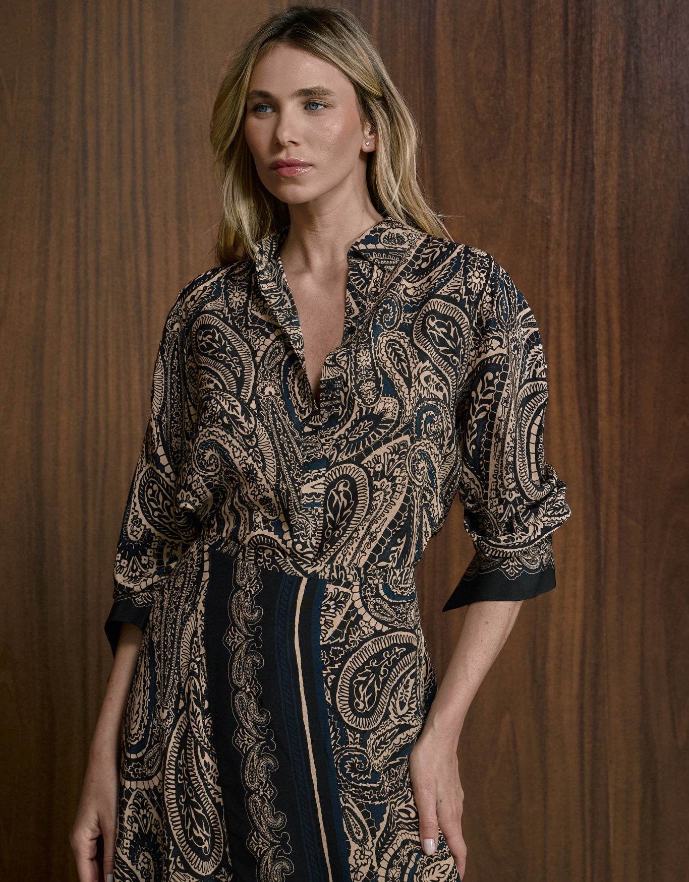 CAMISA LAGUNA MADRE REINA SEDA SCARF CASH.