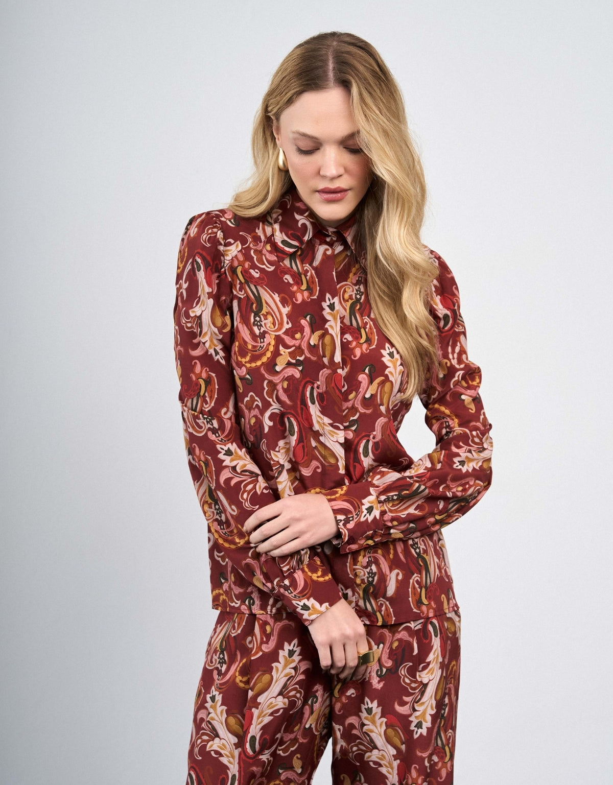 CAMISA MELINA MADRE REINA SEDA PAISLEY
