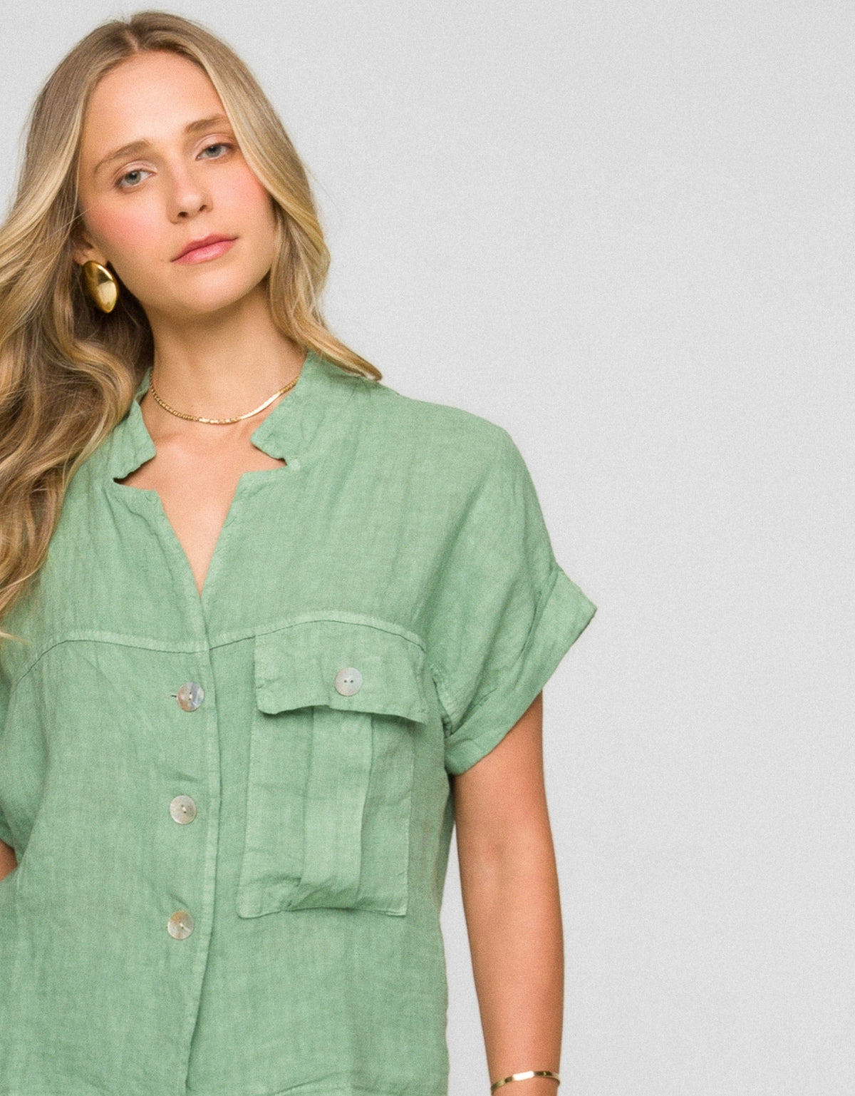 CAMISA TEREZA MADRE REINA LINHO VERDE MENTA