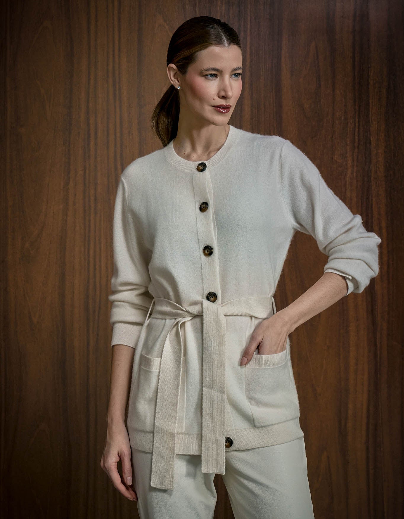 CARDIGAN CLÁSSICO MADRE REINA CASHMERE OFF WHITE