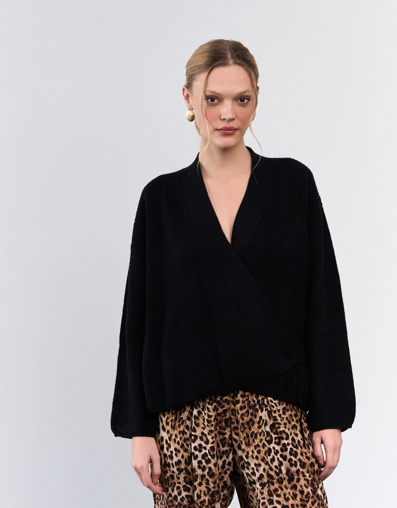 CASACO BETINA MADRE REINA CASHMERE PRETO