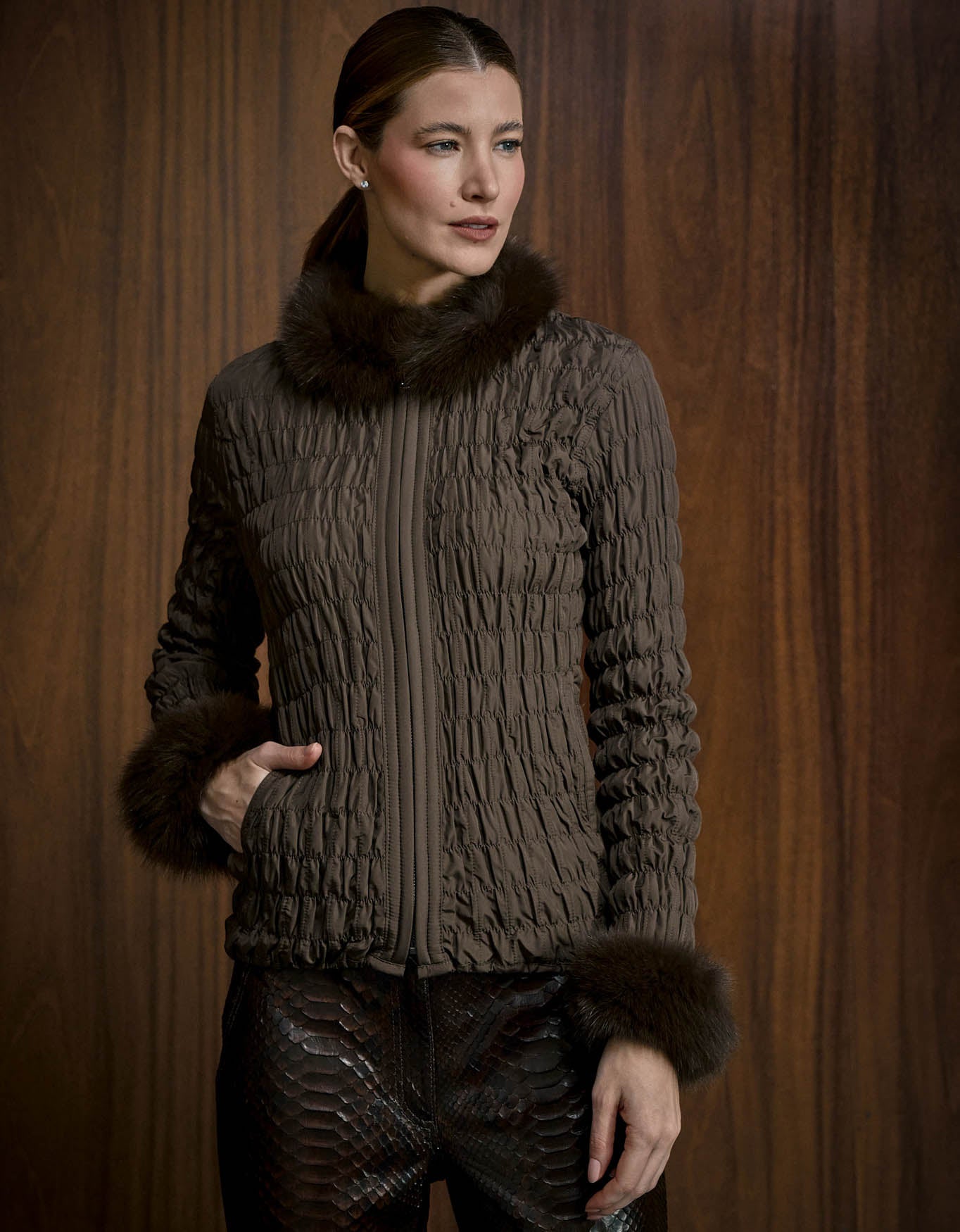 CASACO BIA MADRE REINA PELE MADEIRA