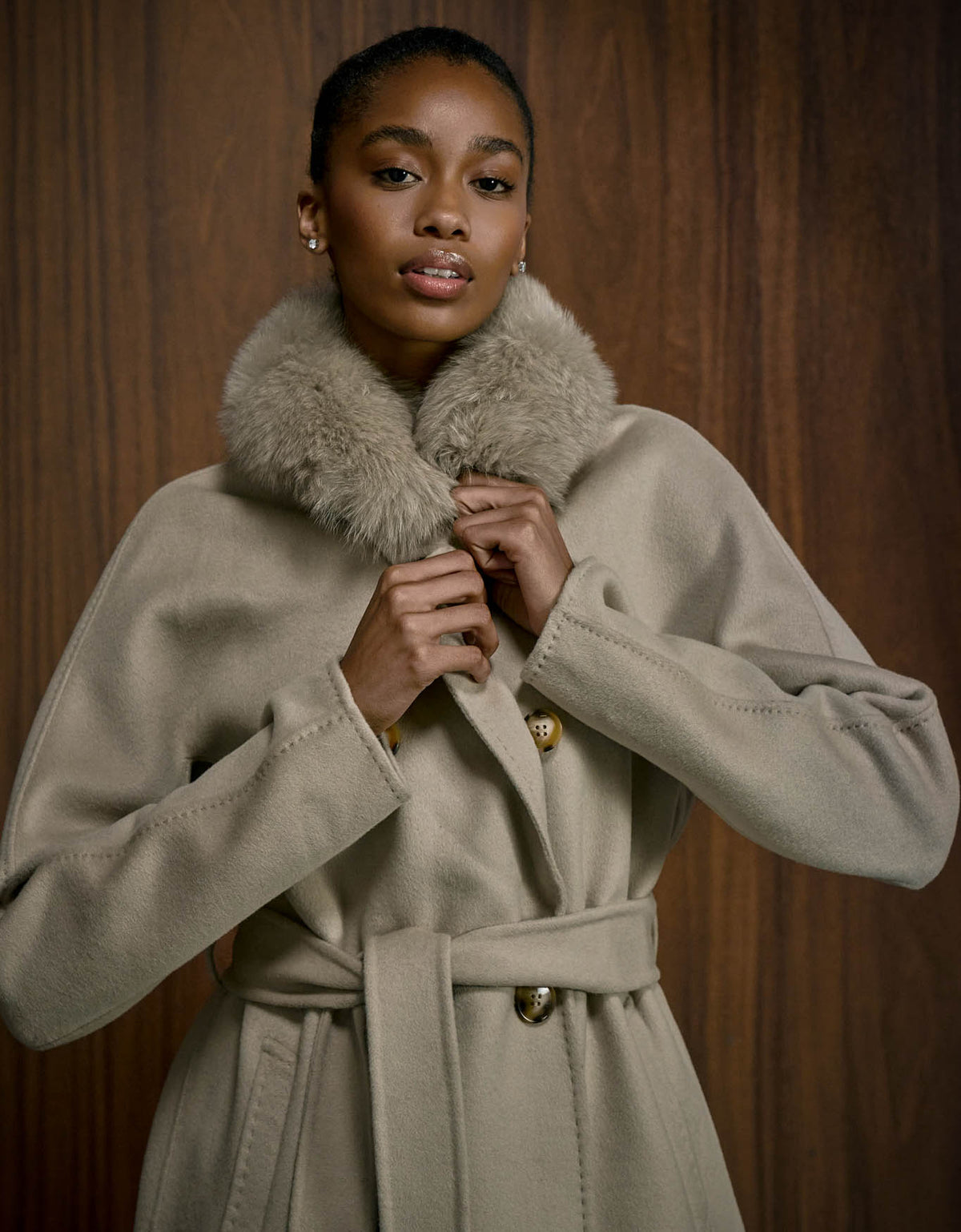 CASACO CLÁSSICO MADRE REINA LÃ COM PELE FENDI