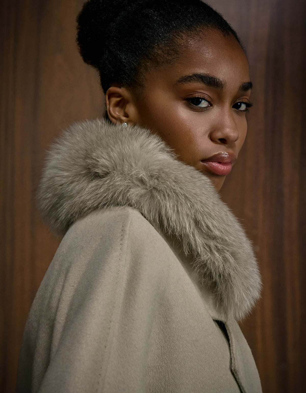 CASACO CLÁSSICO MADRE REINA LÃ COM PELE FENDI