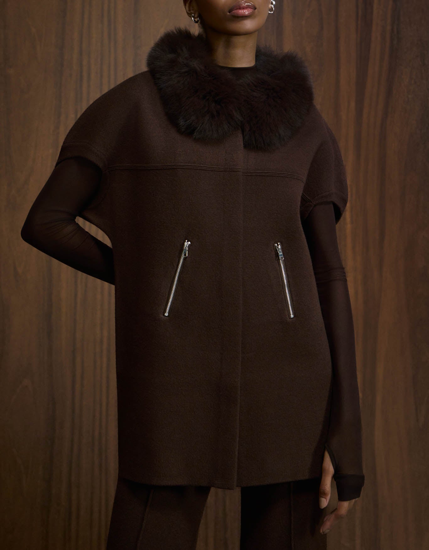 CASACO FOX LONGO MADRE REINA TRICOT COM PELE MADEIRA