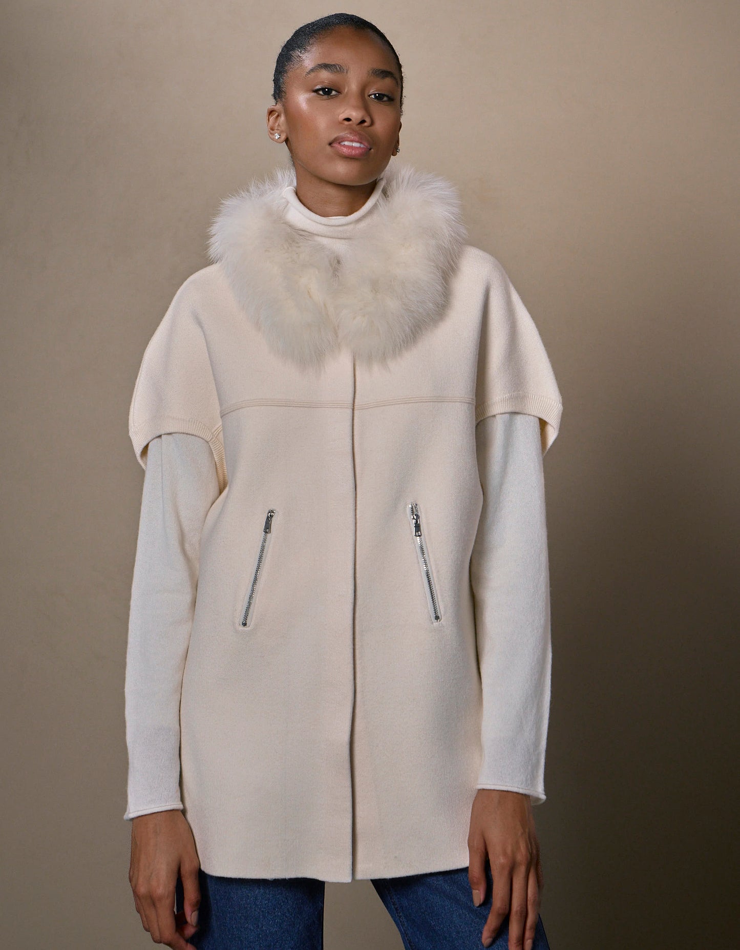 CASACO FOX LONGO MADRE REINA TRICOT COM PELE OFF WHITE