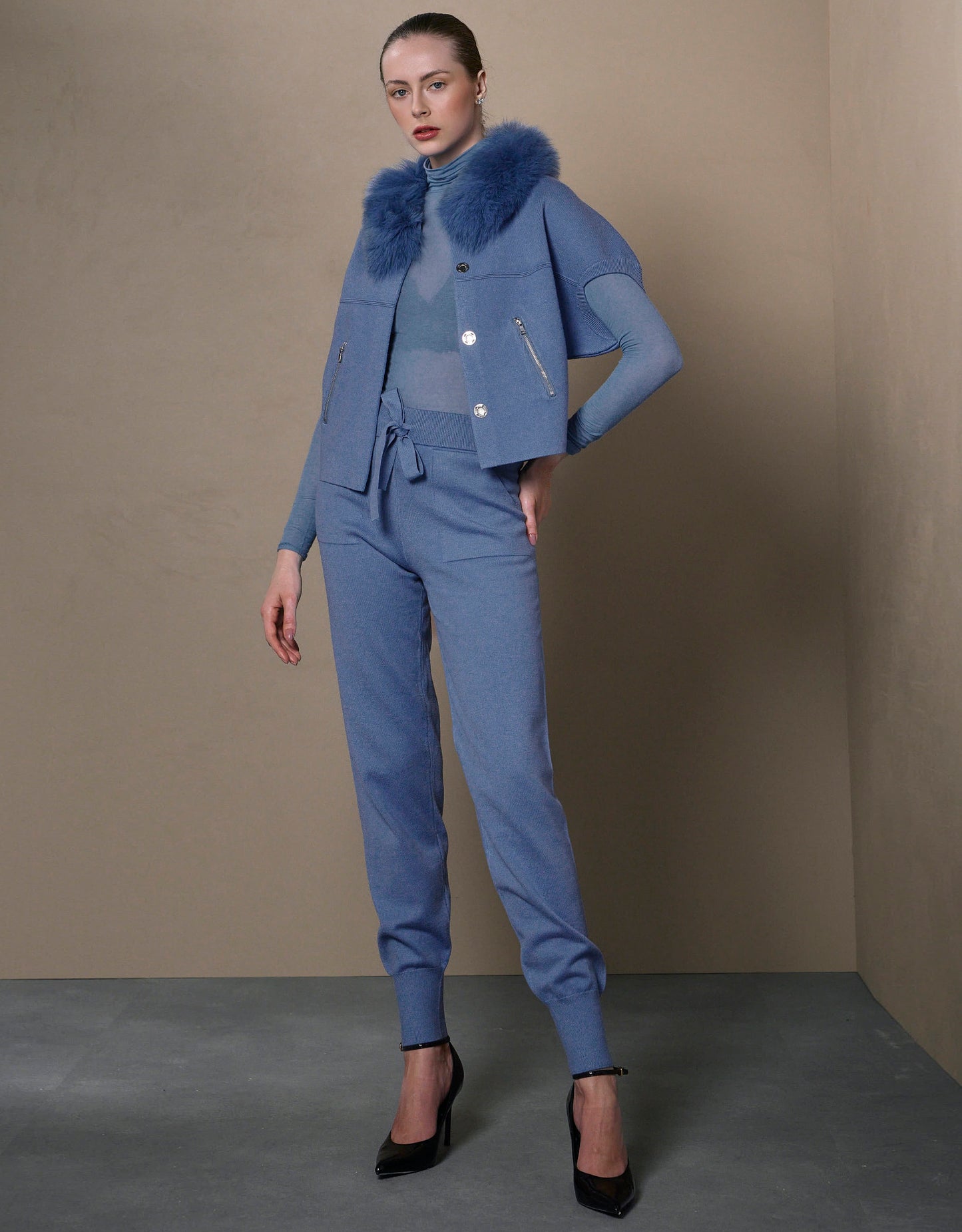 CASACO FOX MADRE REINA TRICOT COM PELE AZUL JEANS