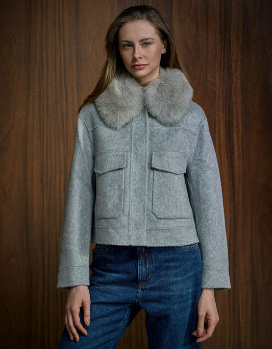 CASACO LINDA MADRE REINA LÃ COM PELE CINZA ESTANHO