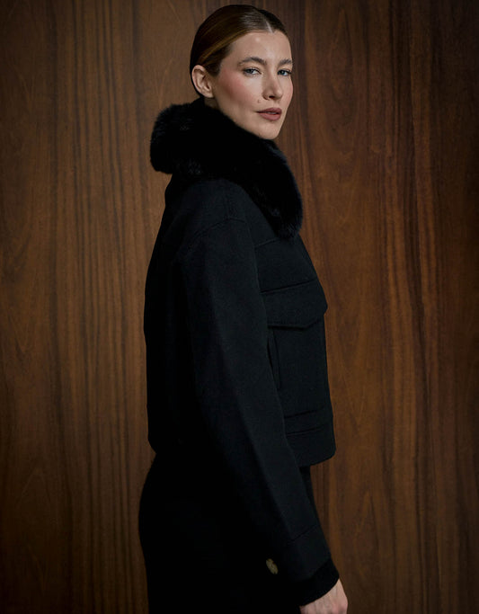 CASACO LINDA MADRE REINA LÃ COM PELE PRETO