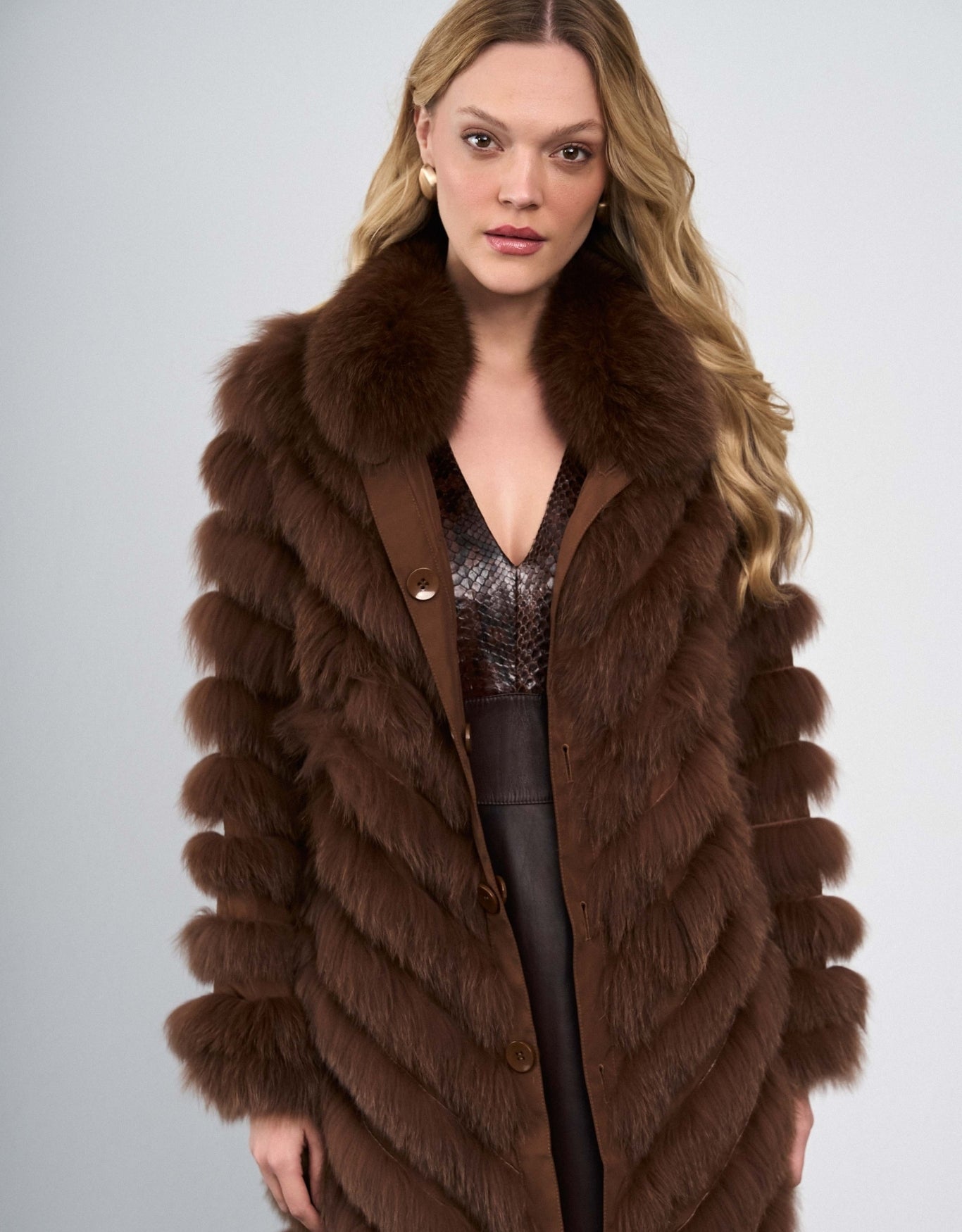 CASACO LONGO DUPLA FACE MADRE REINA PELE COFFEE