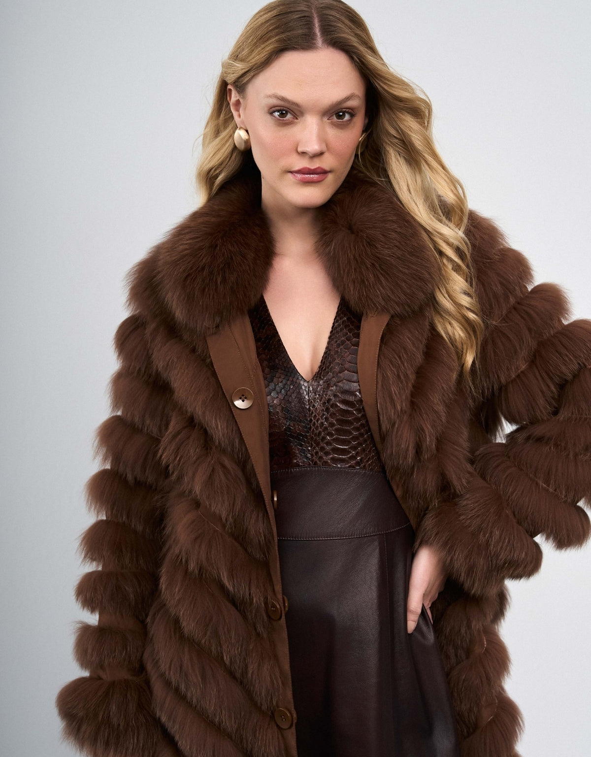 CASACO LONGO DUPLA FACE MADRE REINA PELE COFFEE