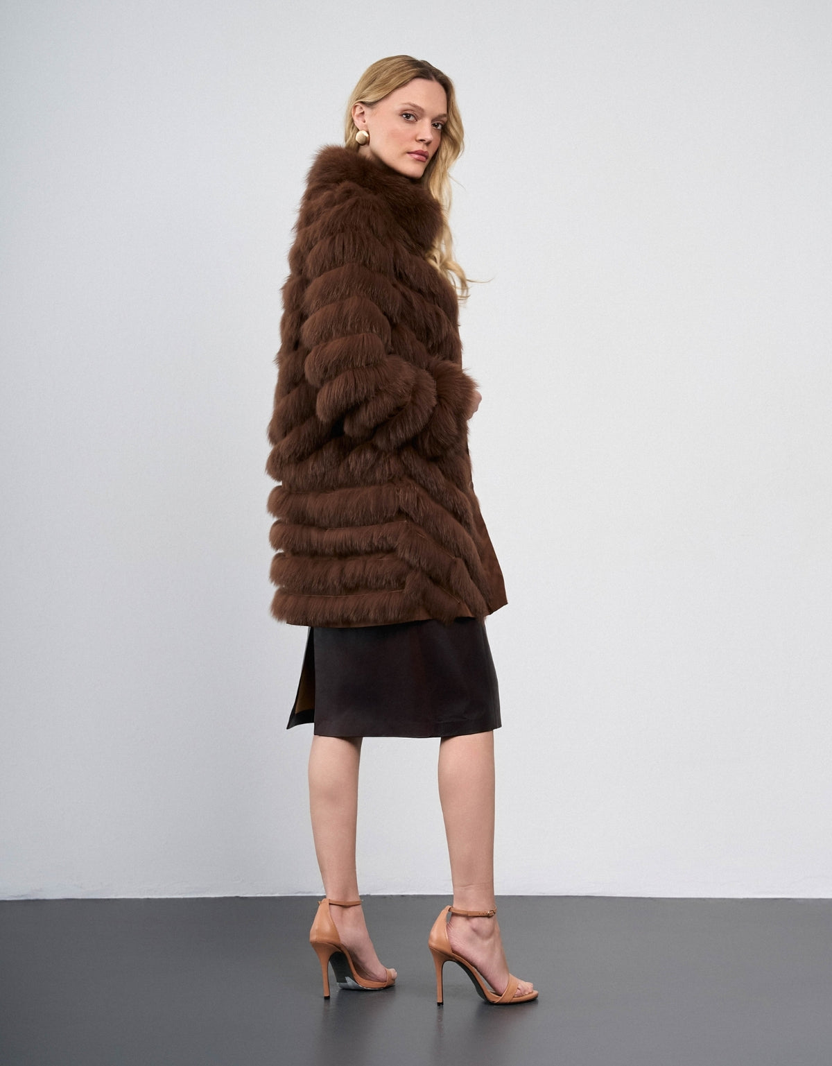 CASACO LONGO DUPLA FACE MADRE REINA PELE COFFEE