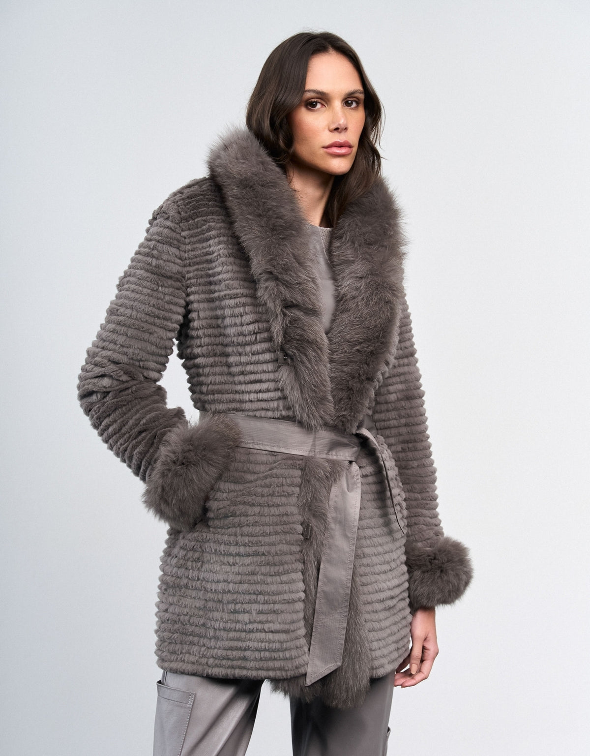 CASACO LONGO STRIPE MADRE REINA PELE CALM GRAY