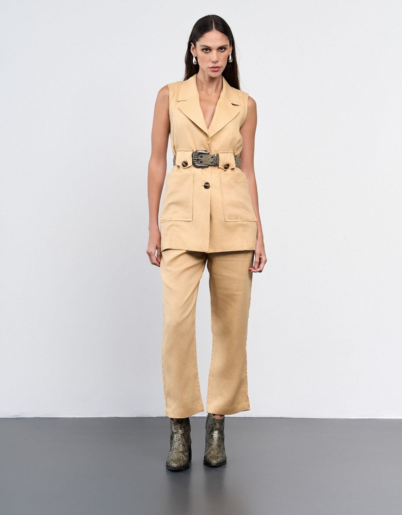 COLETE ANNA MADRE REINA LINHO DESERT