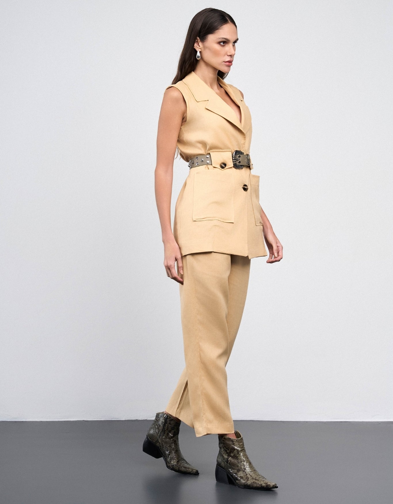 COLETE ANNA MADRE REINA LINHO DESERT