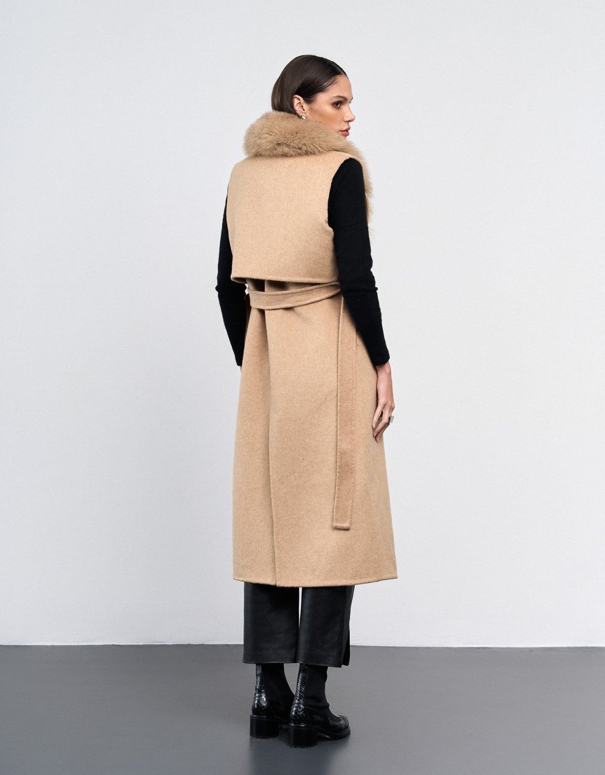 COLETE LONGO MEGAN MADRE REINA LÃ DESERT