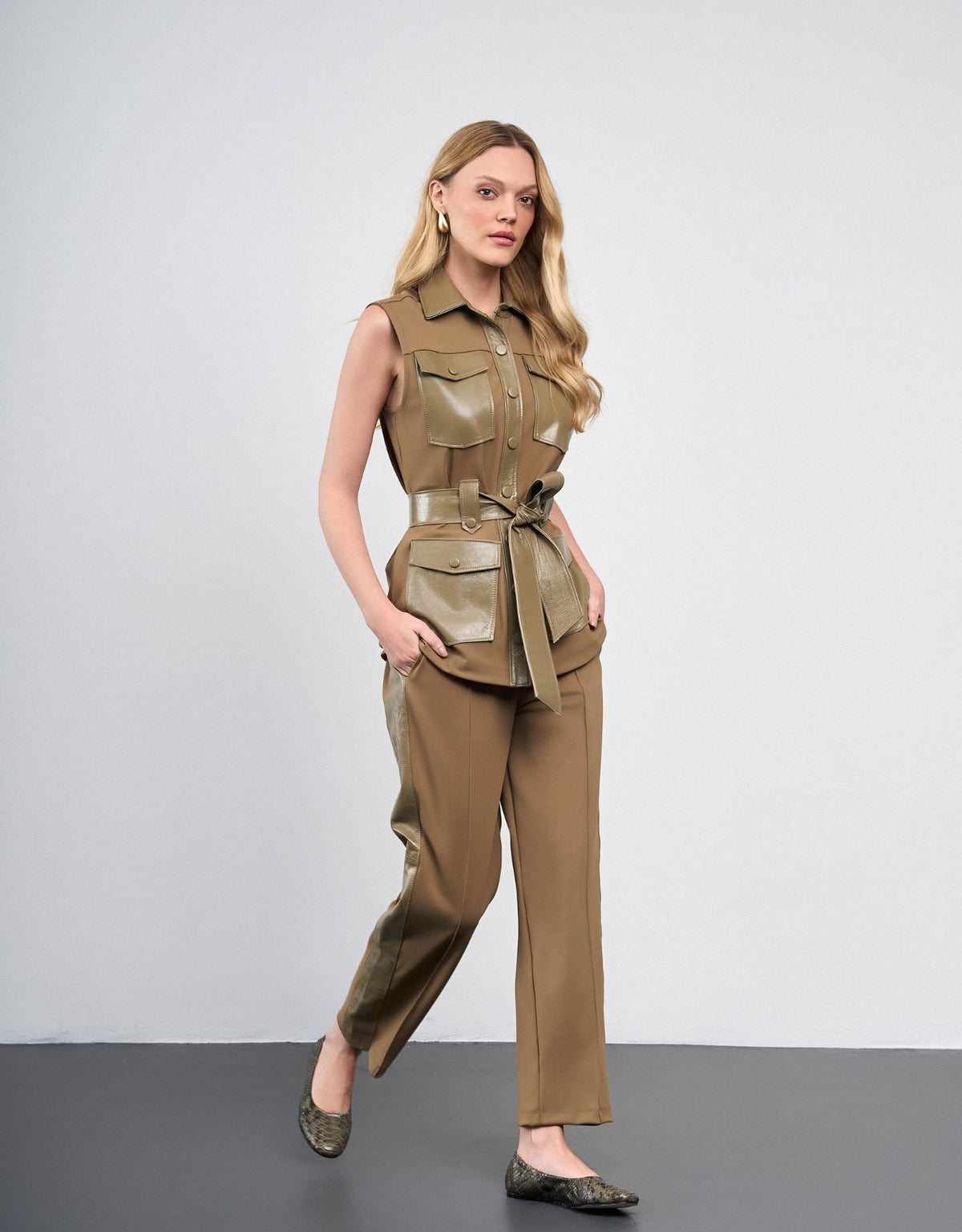 COLETE MADRE REINA COURO COM MALHA GREIGE