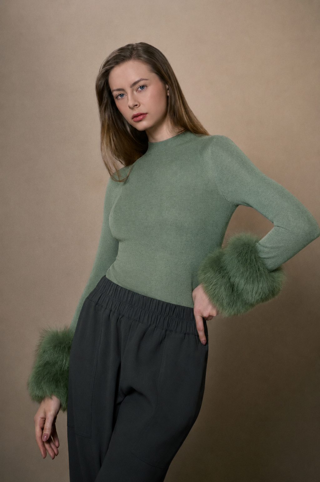 BLUSA PUNHOS MADRE REINA TRICOT GREIGE