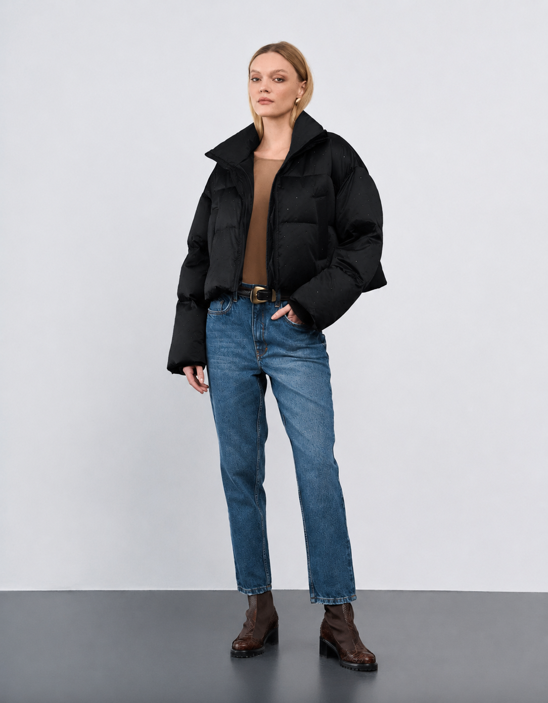 JAQUETA AGATHA MADRE REINA NYLON PRETO