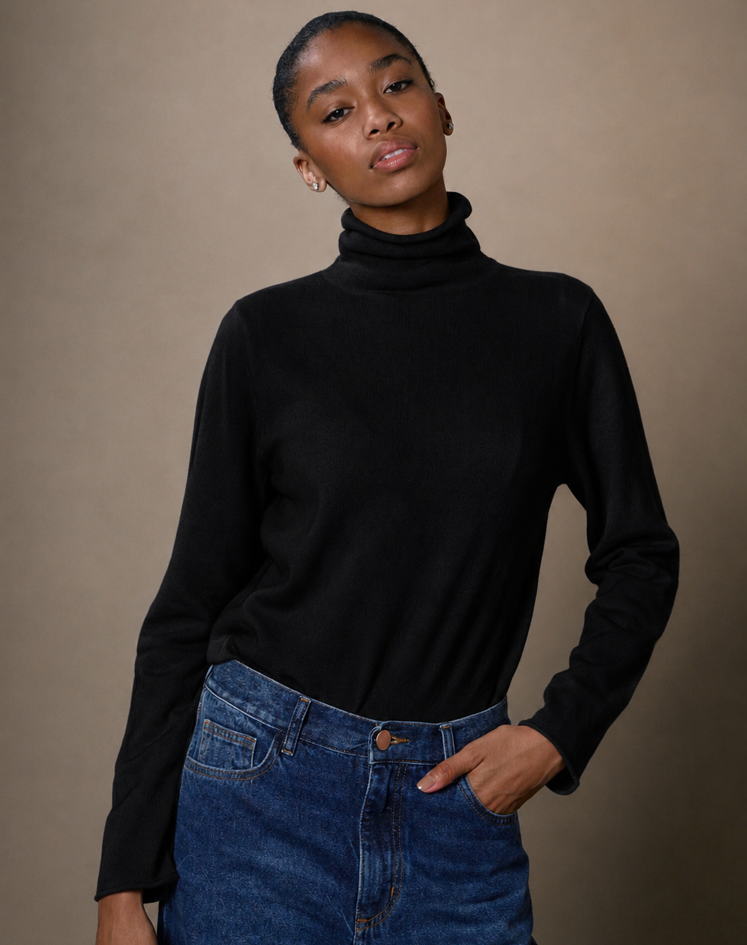 BLUSA ÁGATA GOLA ALTA MADRE REINA CASHMERE PRETO