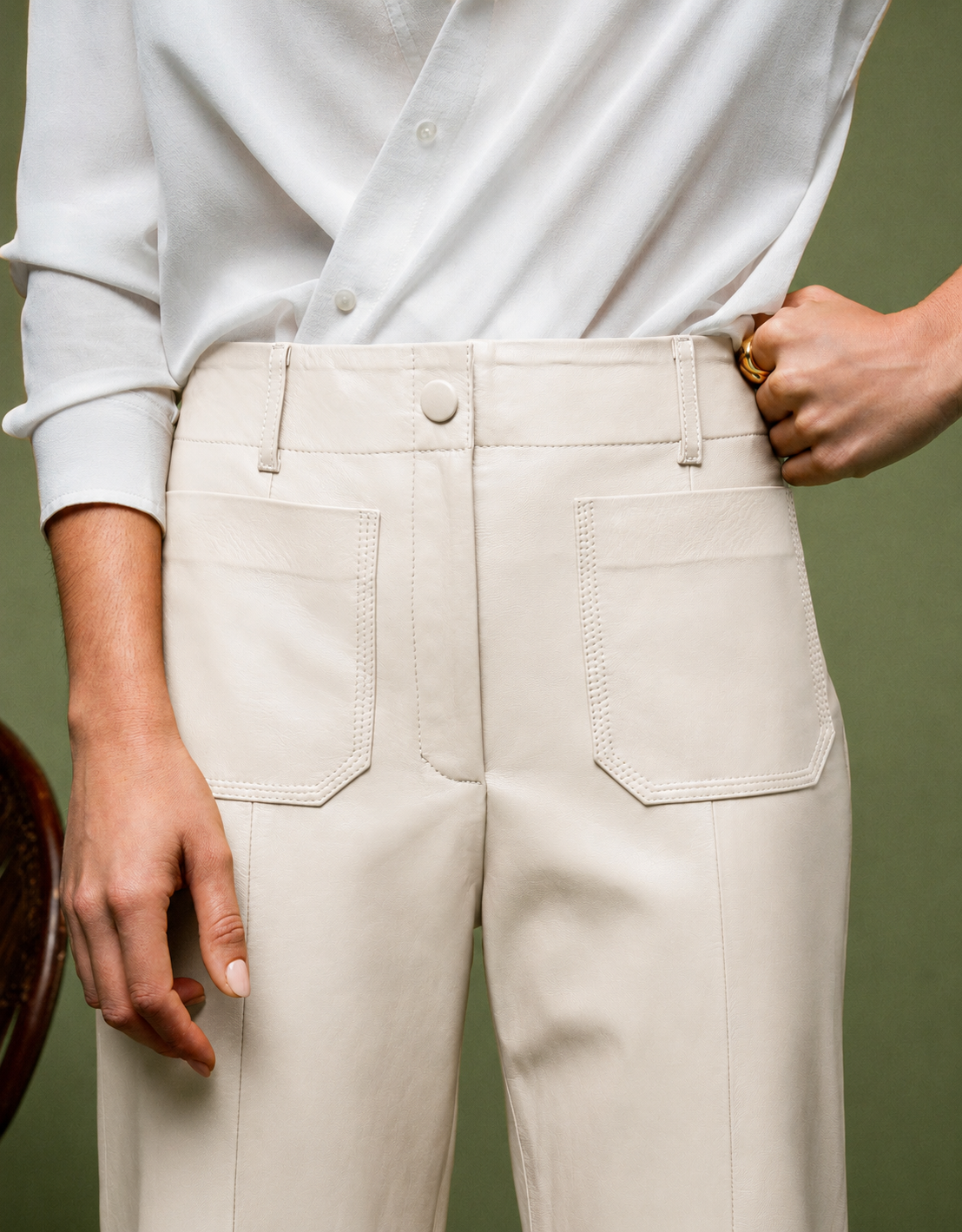 CALÇA MARIA CAPRI MADRE REINA COURO CREMA