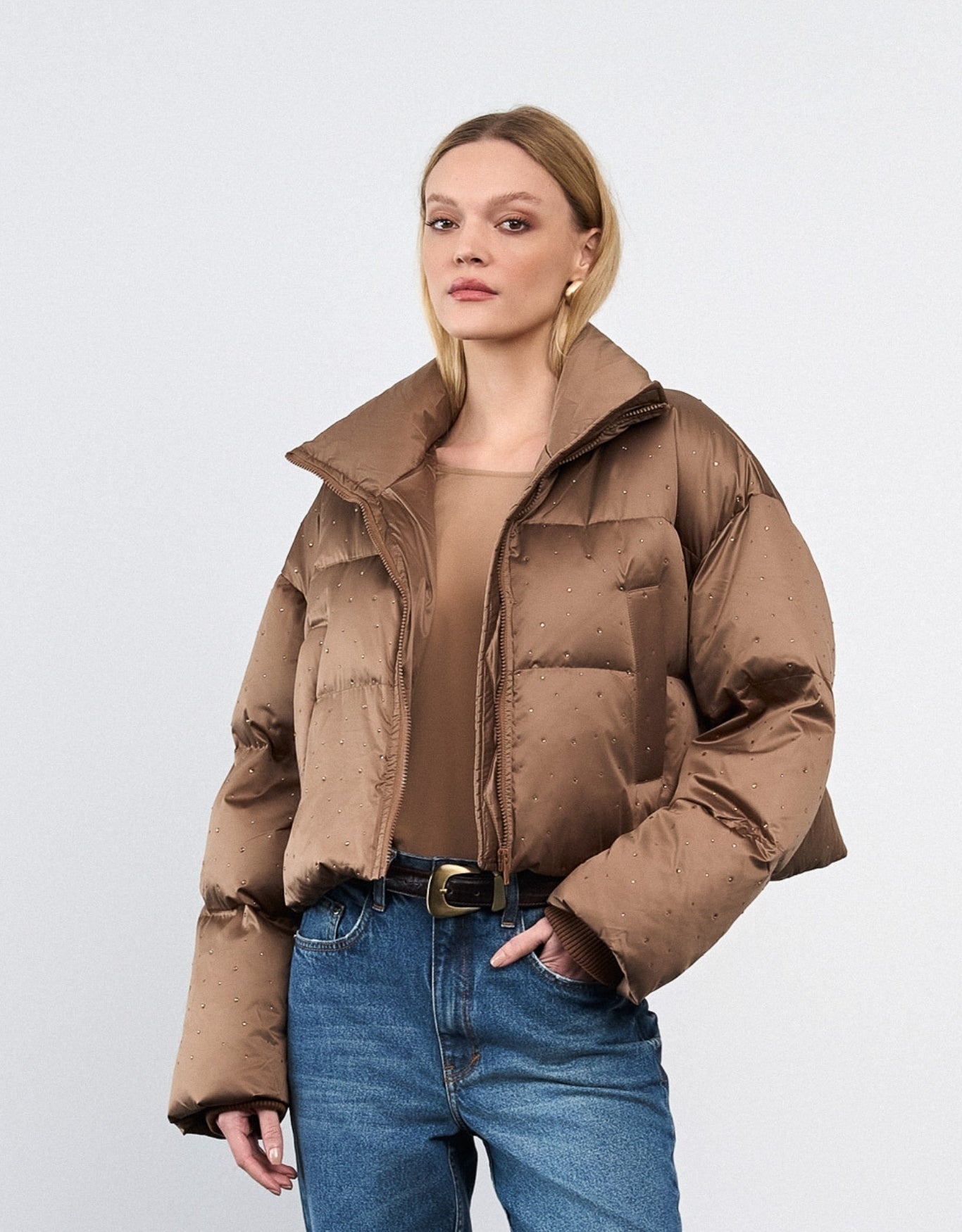 JAQUETA  AGATHA MADRE REINA NYLON MOCCA
