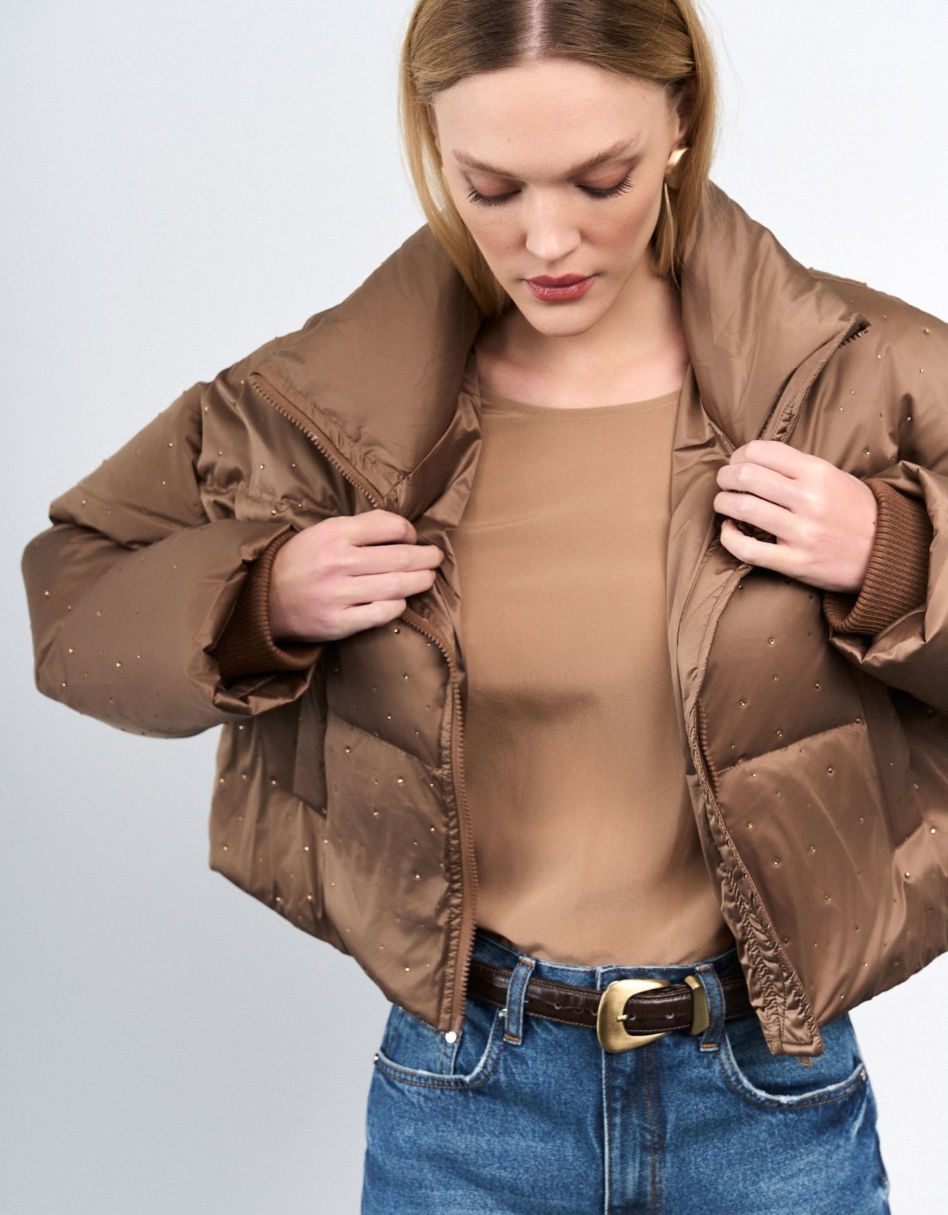 JAQUETA  AGATHA MADRE REINA NYLON MOCCA