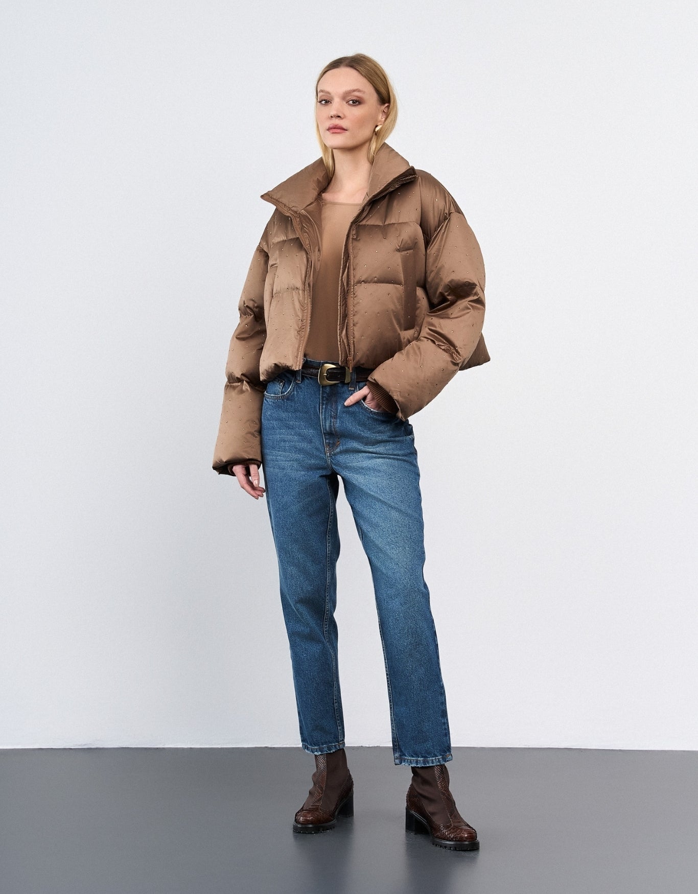 JAQUETA  AGATHA MADRE REINA NYLON MOCCA