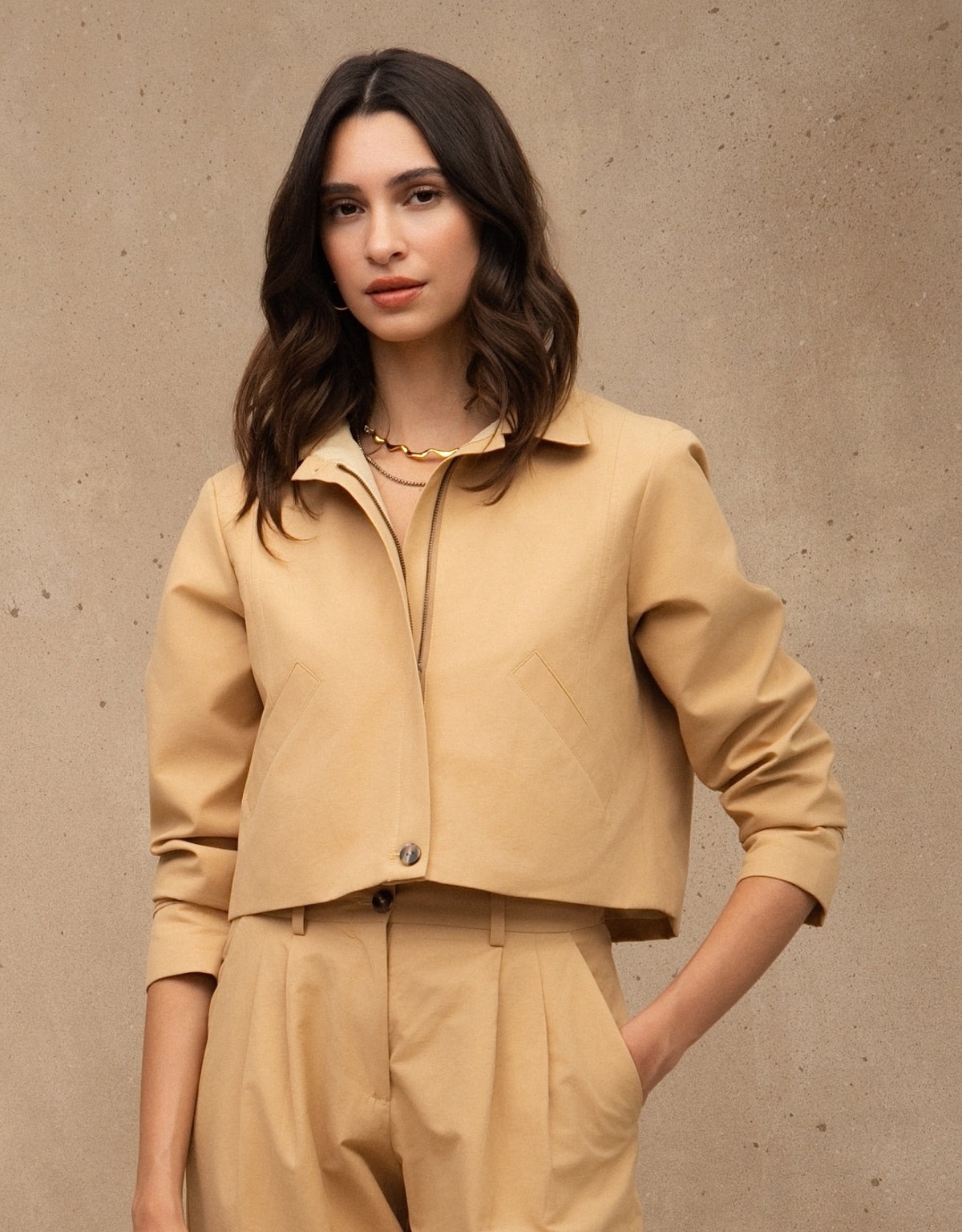 JAQUETA CLÉO MADRE REINA ALFAIATARIA AREIA