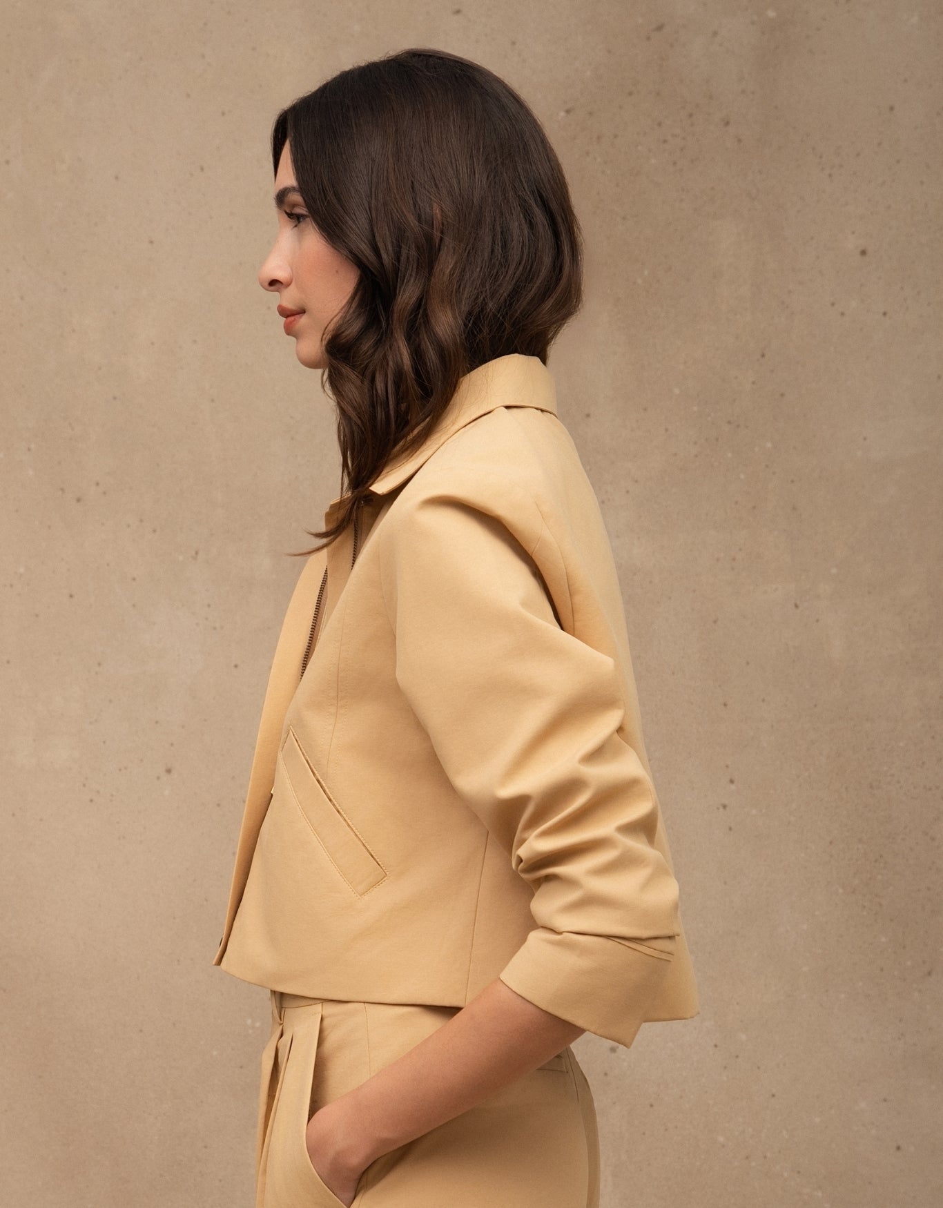 JAQUETA CLÉO MADRE REINA ALFAIATARIA AREIA