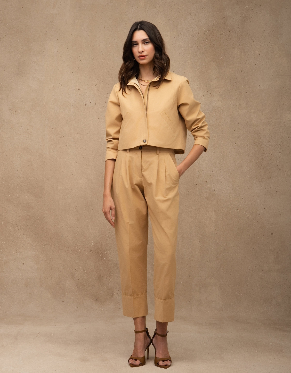 JAQUETA CLÉO MADRE REINA ALFAIATARIA AREIA