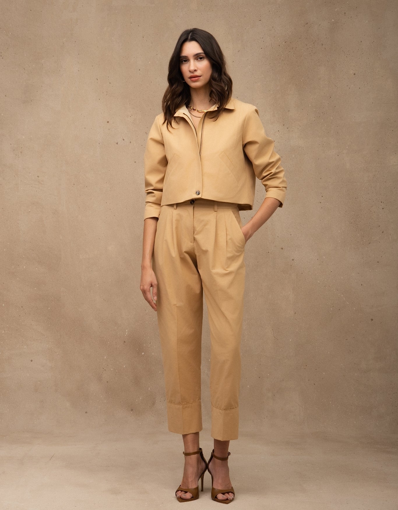 JAQUETA CLÉO MADRE REINA ALFAIATARIA AREIA