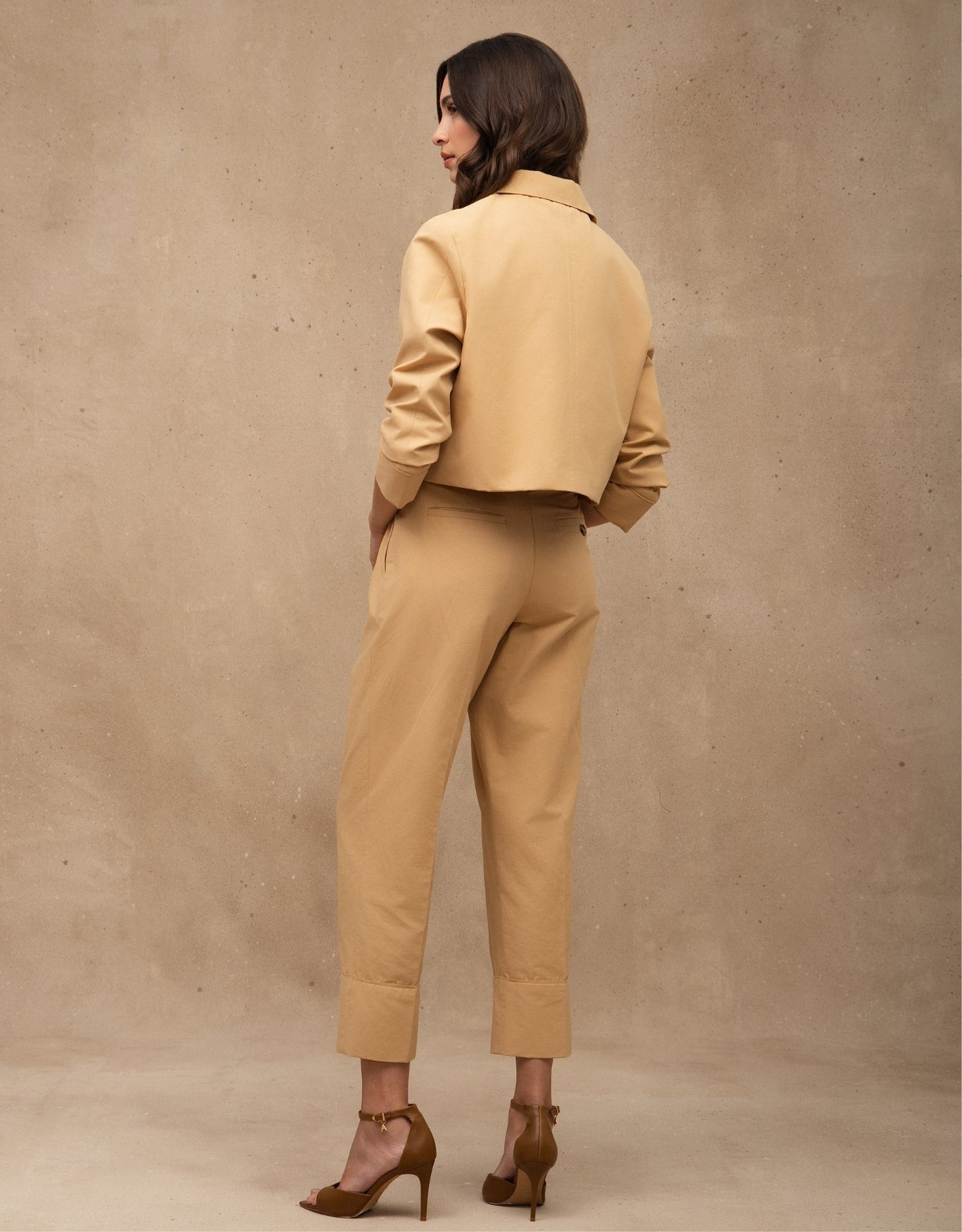 JAQUETA CLÉO MADRE REINA ALFAIATARIA AREIA