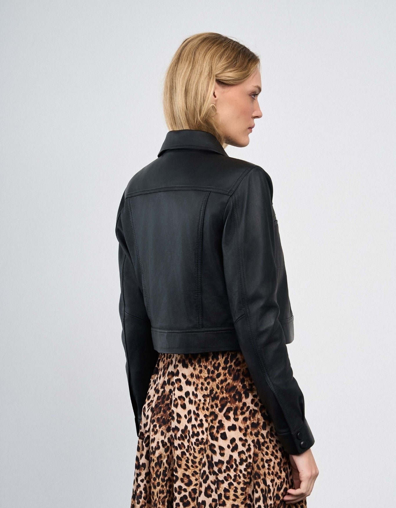 JAQUETA MEL MADRE REINA COURO PRETO