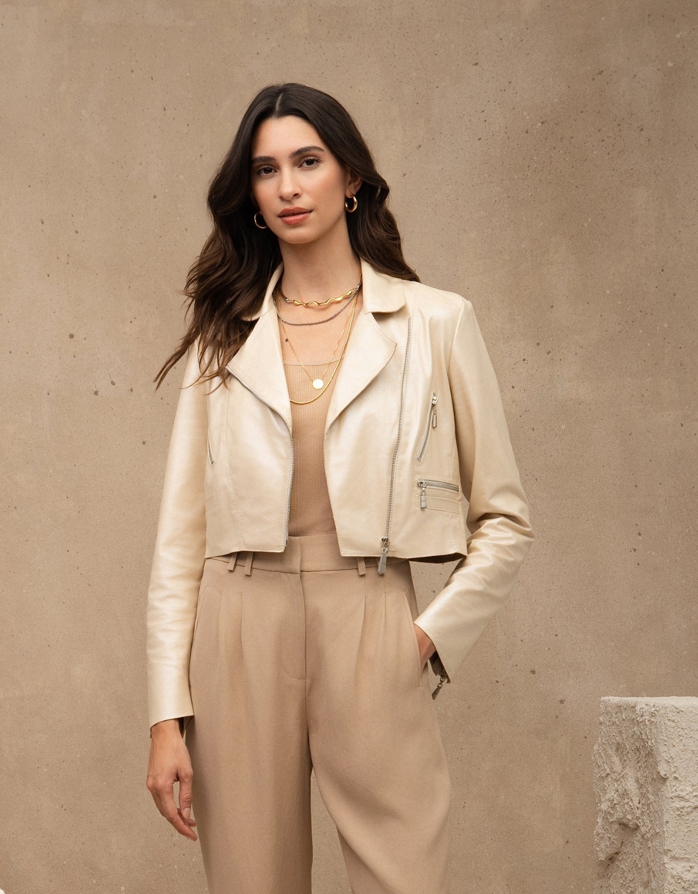 JAQUETA PERFECTO MADRE REINA COURO NEW PÉROLA