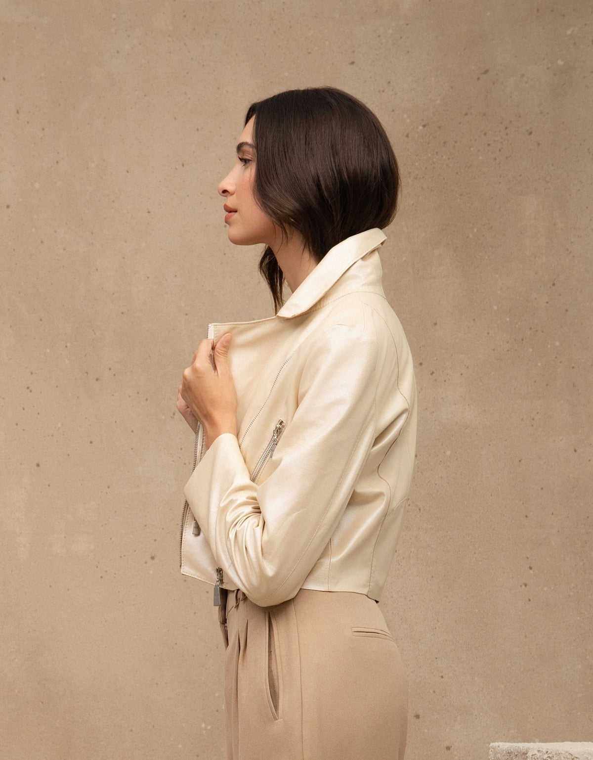 JAQUETA PERFECTO MADRE REINA COURO NEW PÉROLA