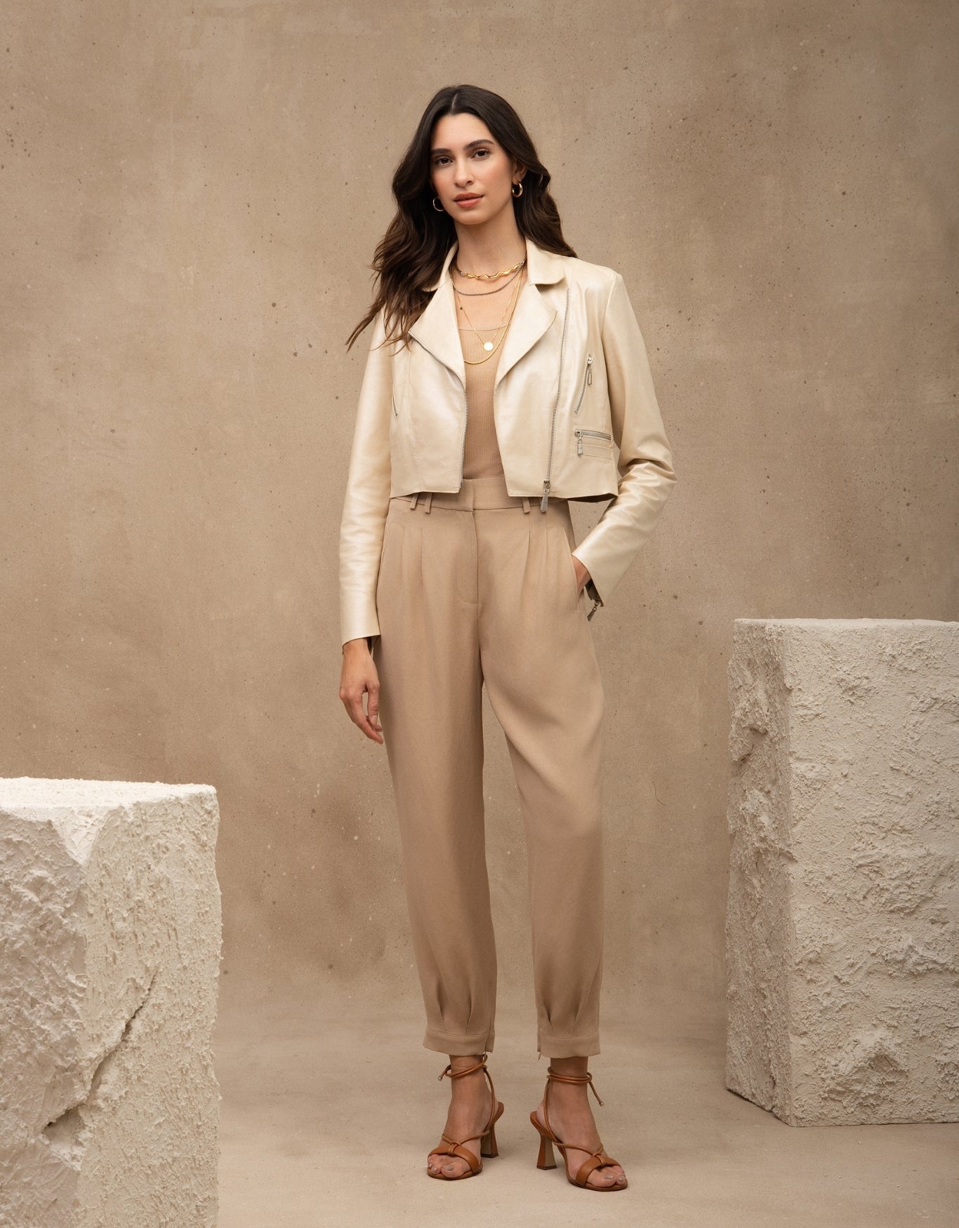 JAQUETA PERFECTO MADRE REINA COURO NEW PÉROLA