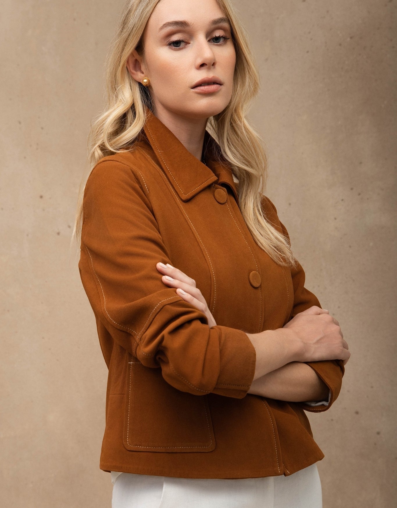 JAQUETA VITÓRIA MADRE REINA CHAMOIS CARAMELO