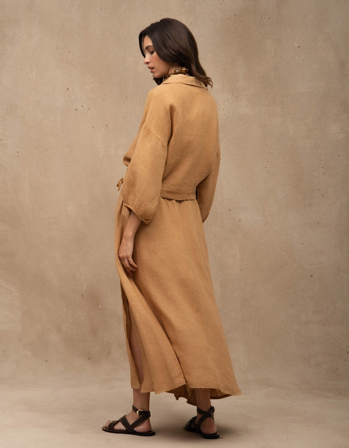 JAQUETA ZÍPER MADRE REINA LINHO CAQUI