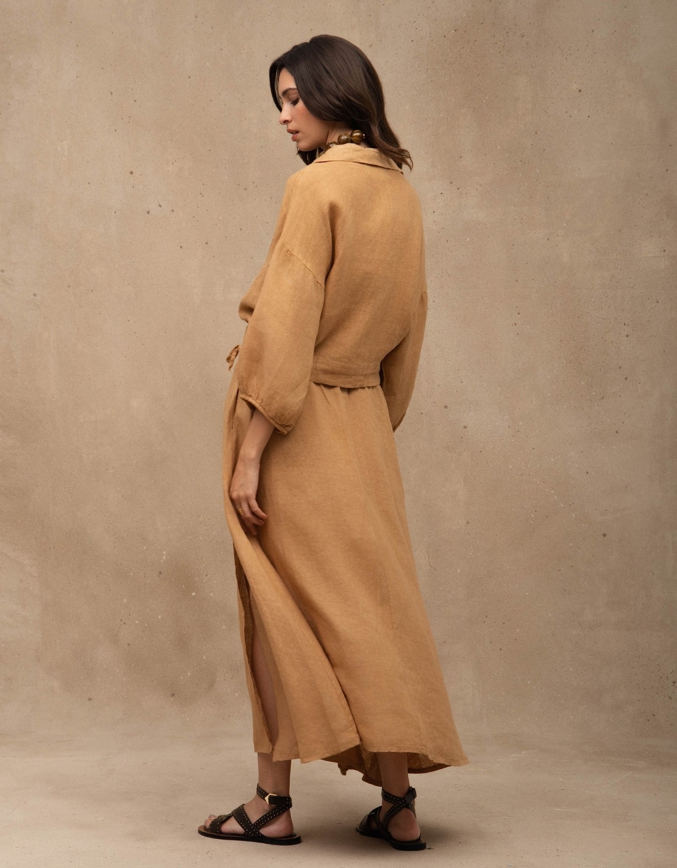 JAQUETA ZÍPER MADRE REINA LINHO CAQUI