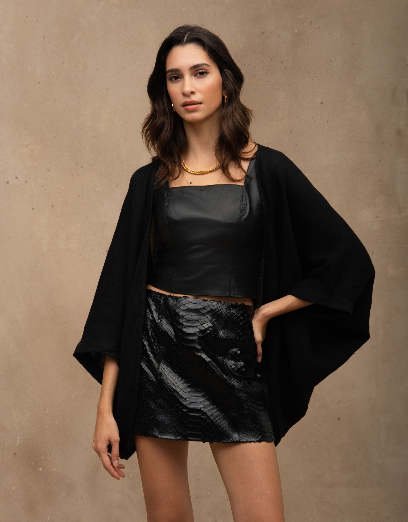 KIMONO ISABELA MADRE REINA LINHO PRETO