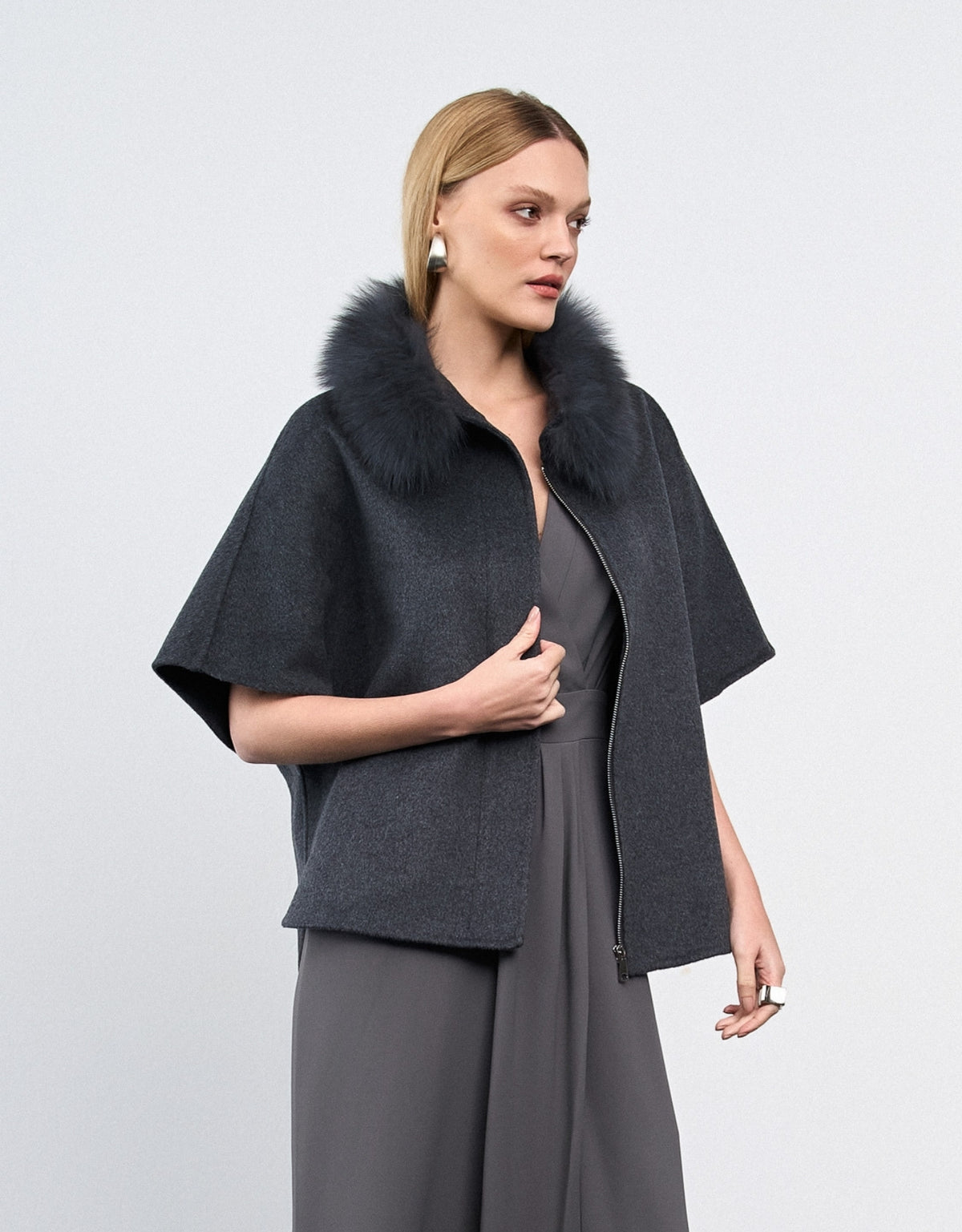 MANTELA MADRE REINA LÃ DARK GRAY