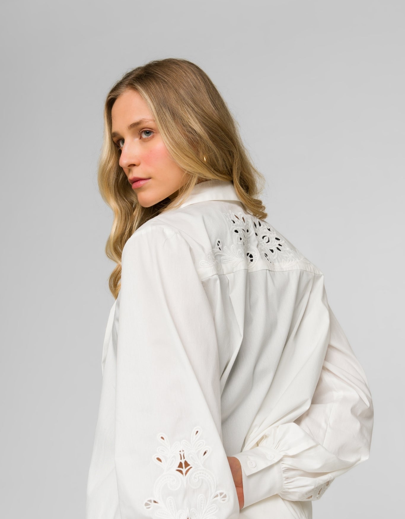 MAX CAMISA TRINA MADRE REINA OFF WHITE