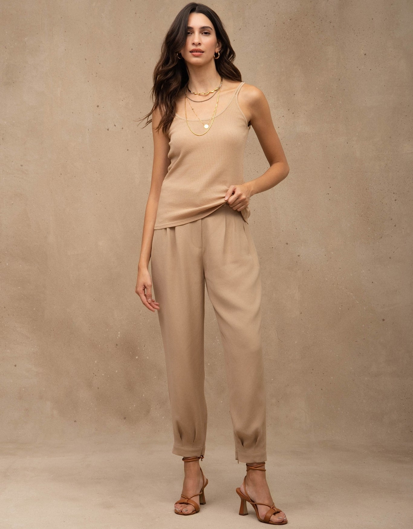 REGATA ALÇA DUPLA MADRE REINA CAQUI