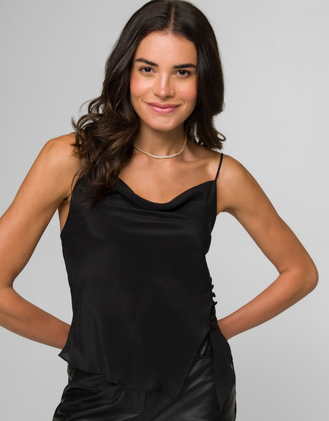 REGATA MEGAN MADRE REINA SEDA PRETA