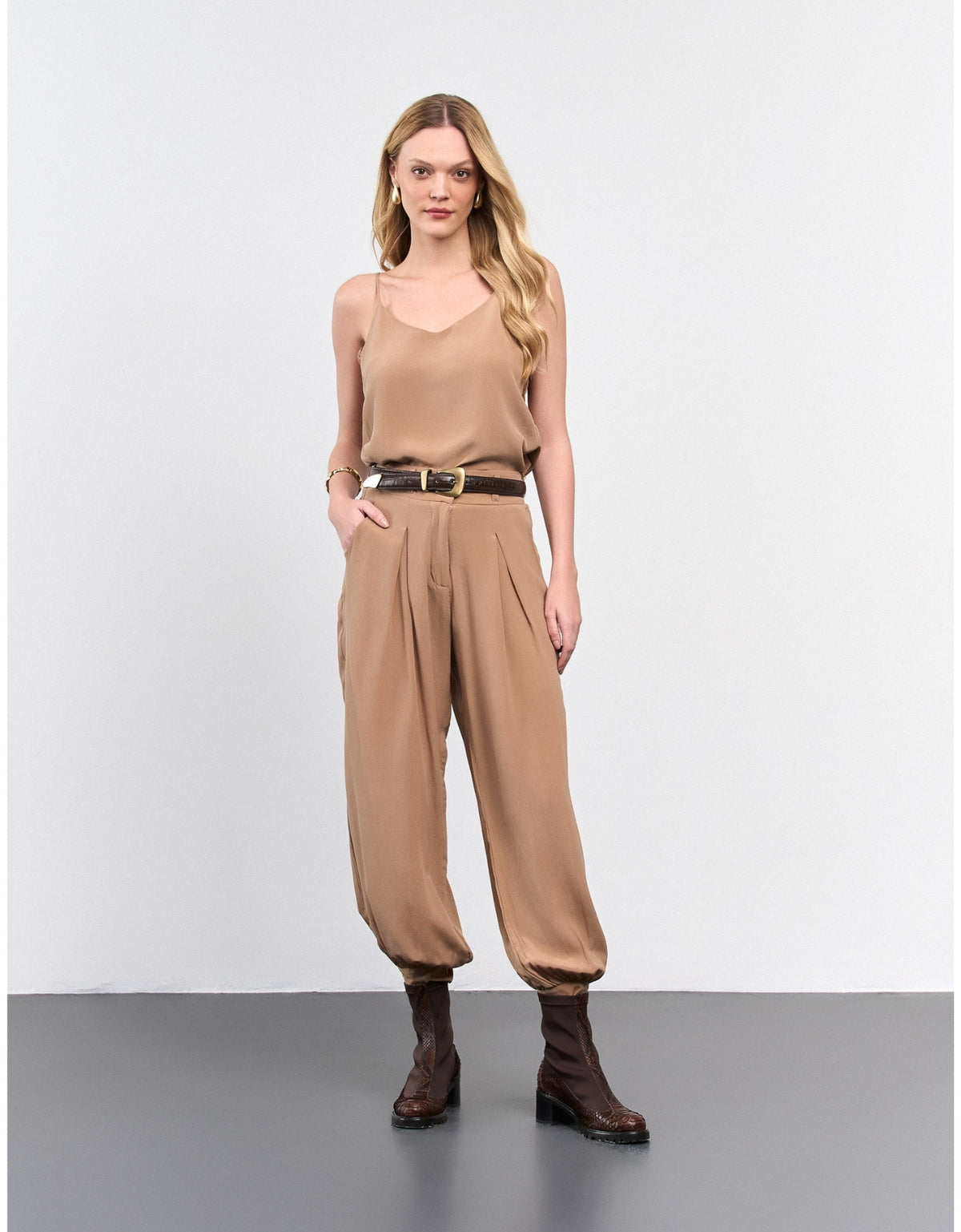 REGATA REBECA MADRE REINA SEDA MOCCA