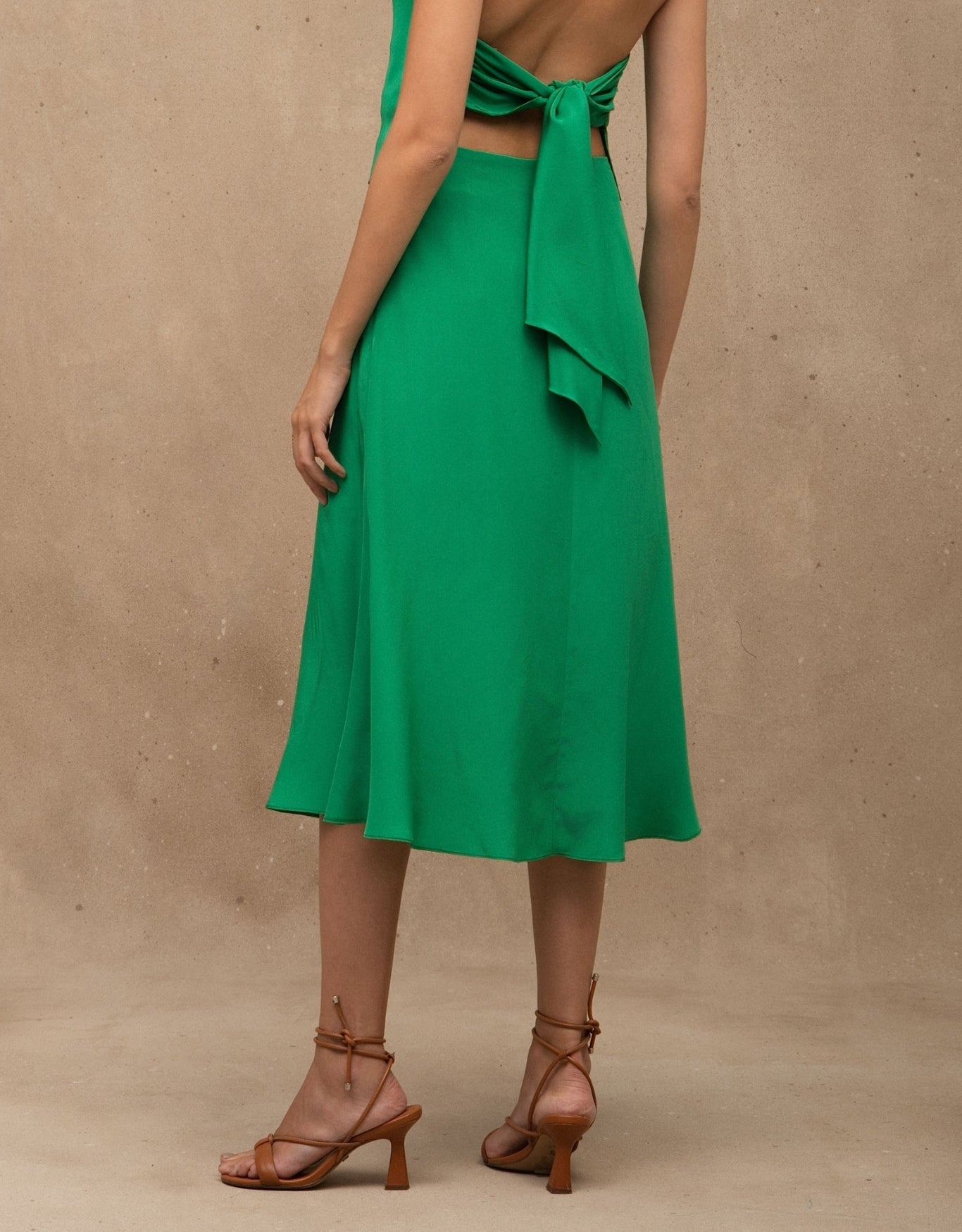 SAIA AMANDA MADRE REINA SEDA VERDE ESMERALDA