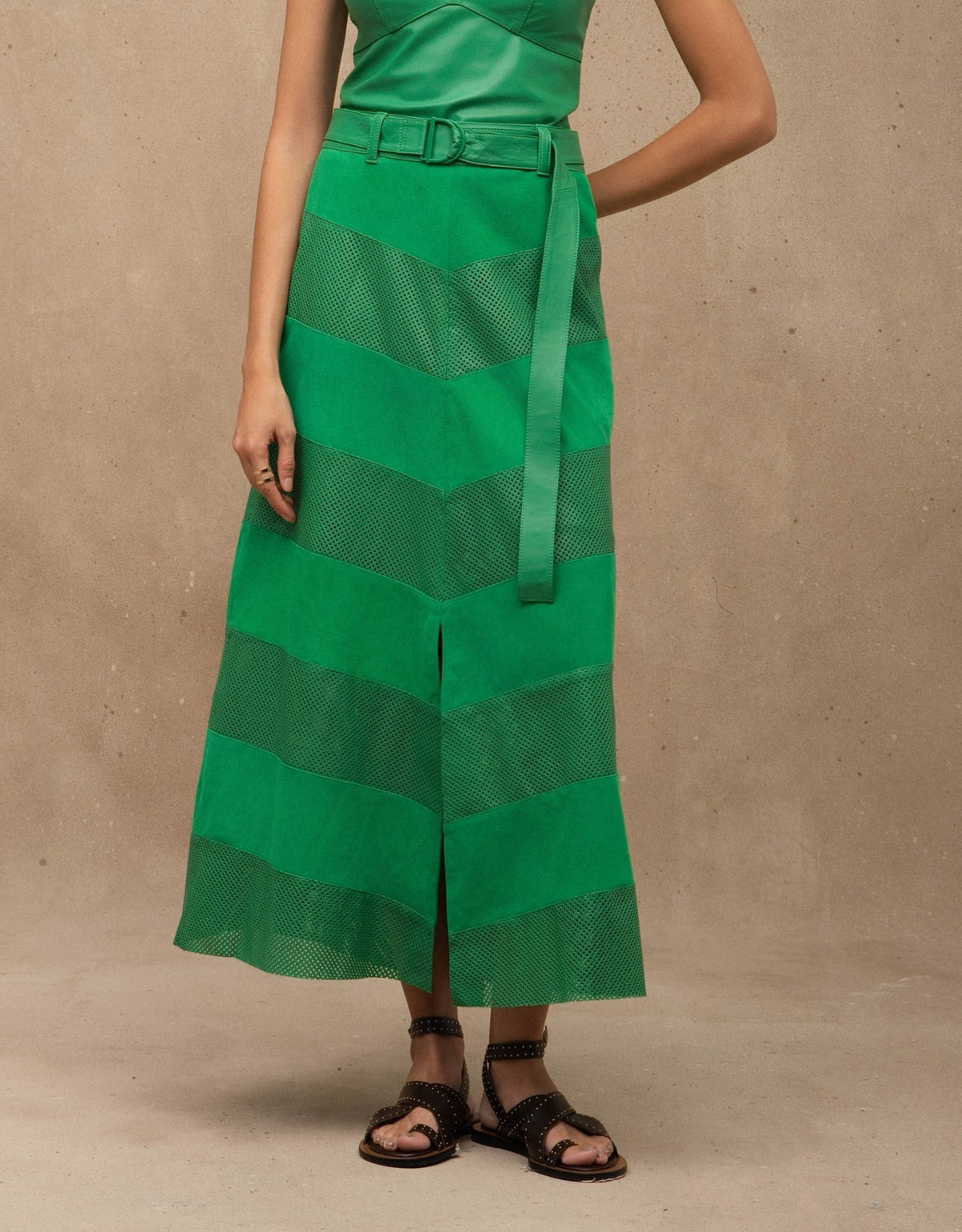 SAIA BRUNA MADRE REINA COURO VERDE ESMERALDA